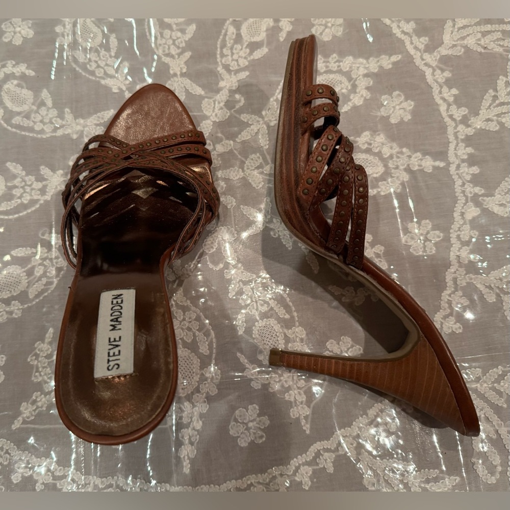 Steve Madden brown heeled leather Sandals. Size: 8.5M
